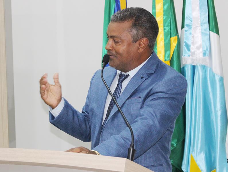 Ato na Câmara Municipal marca posse de Hélio Acosta e Alfredo Soares como prefeito e vice em Paranhos
