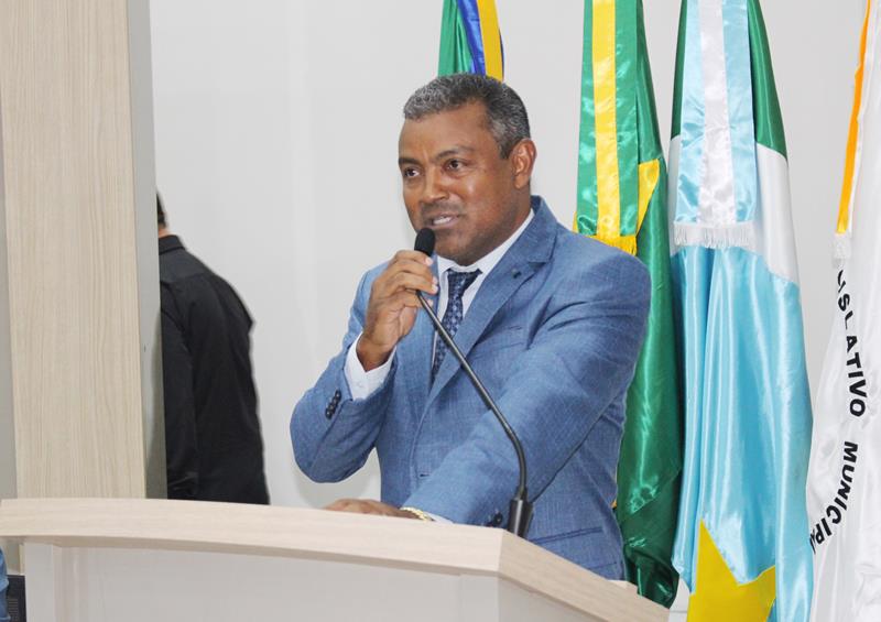 Ato na Câmara Municipal marca posse de Hélio Acosta e Alfredo Soares como prefeito e vice em Paranhos