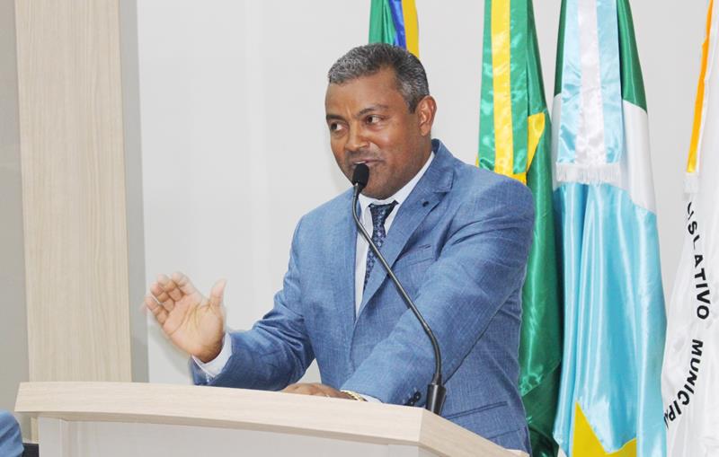 Ato na Câmara Municipal marca posse de Hélio Acosta e Alfredo Soares como prefeito e vice em Paranhos