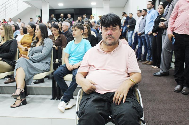 Ato na Câmara Municipal marca posse de Hélio Acosta e Alfredo Soares como prefeito e vice em Paranhos