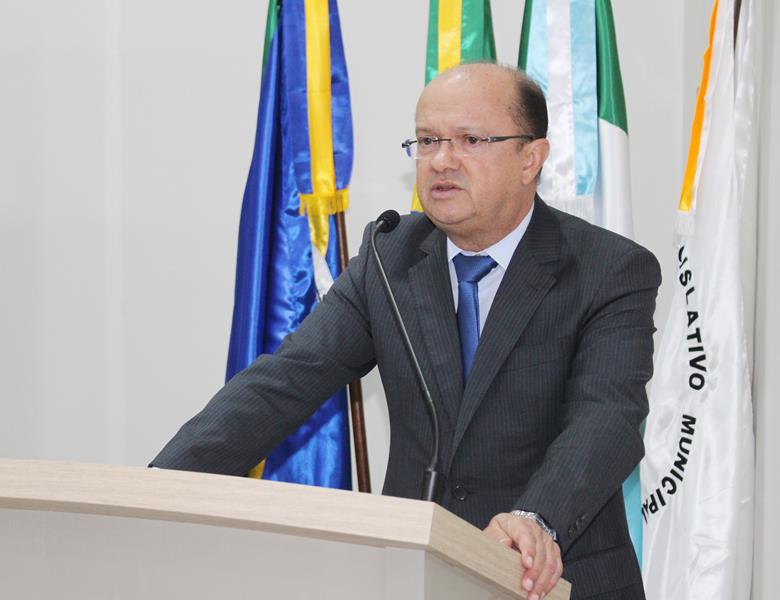 Ato na Câmara Municipal marca posse de Hélio Acosta e Alfredo Soares como prefeito e vice em Paranhos