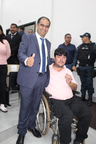 Ato na Câmara Municipal marca posse de Hélio Acosta e Alfredo Soares como prefeito e vice em Paranhos