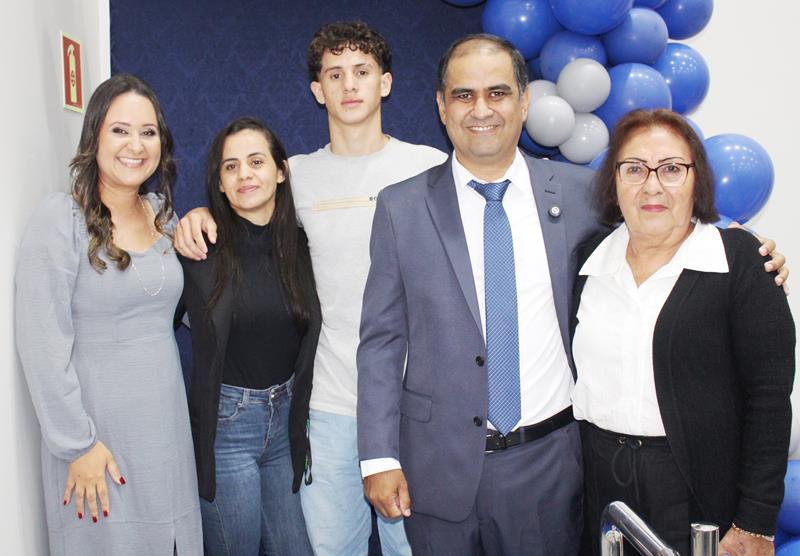 Ato na Câmara Municipal marca posse de Hélio Acosta e Alfredo Soares como prefeito e vice em Paranhos