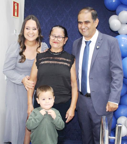 Ato na Câmara Municipal marca posse de Hélio Acosta e Alfredo Soares como prefeito e vice em Paranhos