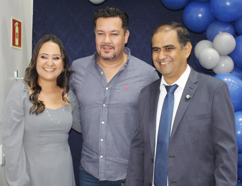 Ato na Câmara Municipal marca posse de Hélio Acosta e Alfredo Soares como prefeito e vice em Paranhos