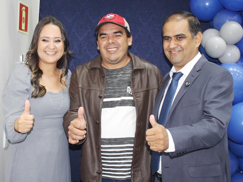 Ato na Câmara Municipal marca posse de Hélio Acosta e Alfredo Soares como prefeito e vice em Paranhos