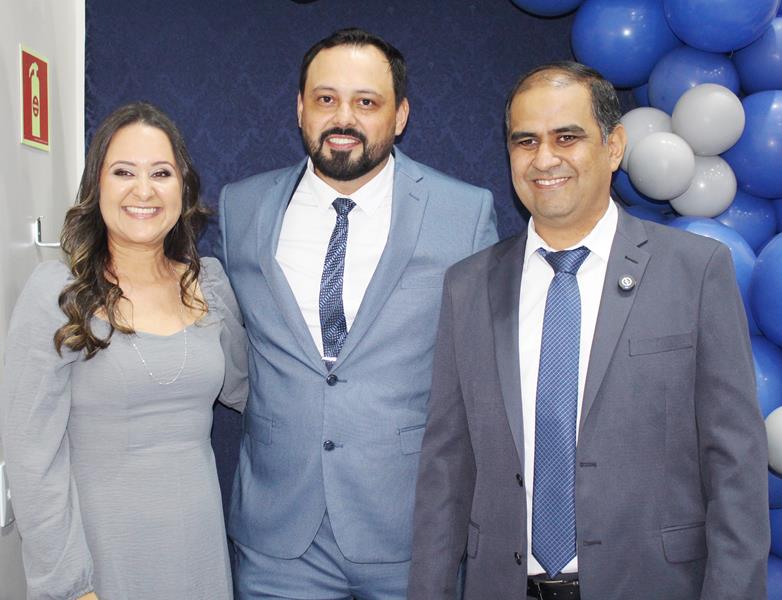 Ato na Câmara Municipal marca posse de Hélio Acosta e Alfredo Soares como prefeito e vice em Paranhos