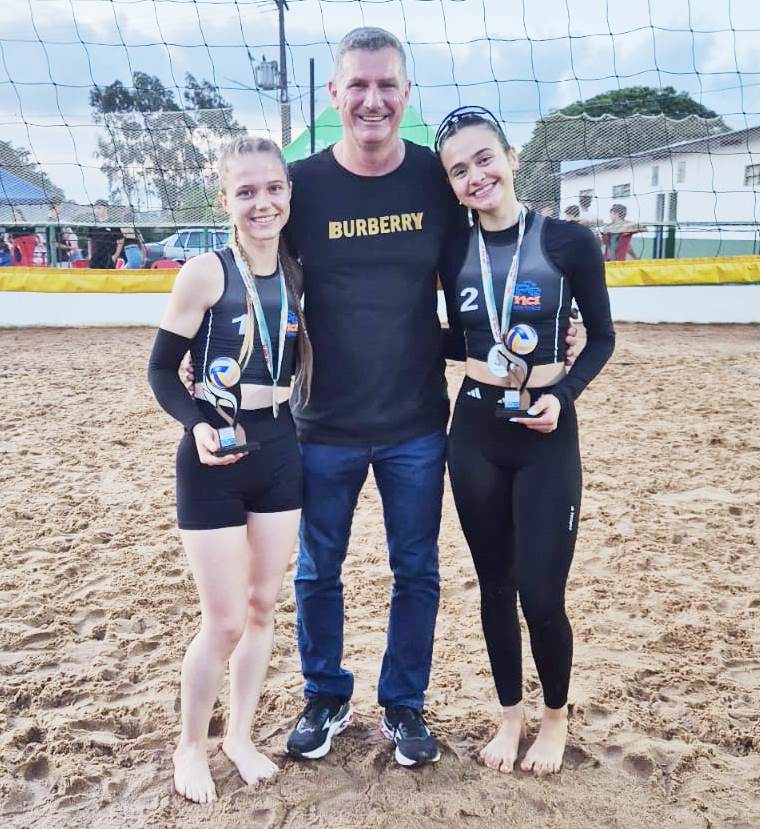 Com a participação de duplas de toda a região 1º Torneio de Vôlei de Praia foi sucesso total em Sete Quedas Com a participação de duplas de toda a região 1º Torneio de Vôlei de Praia foi sucesso total em Sete Quedas