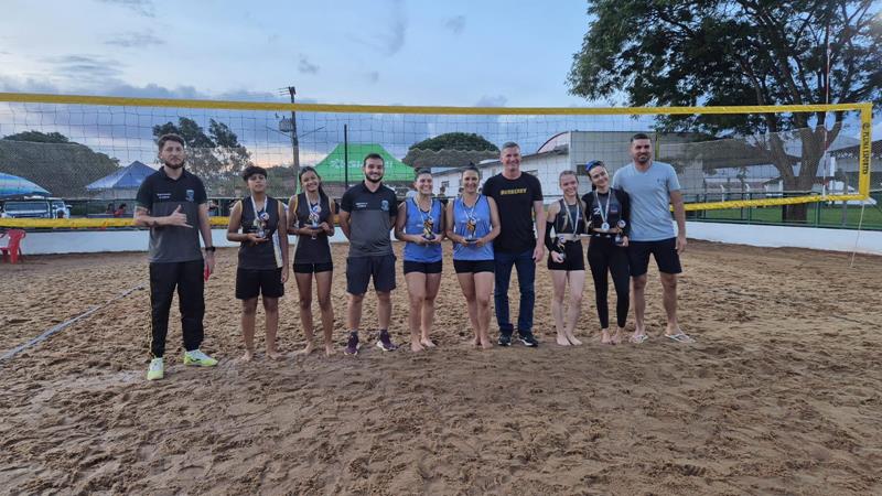 Com a participação de duplas de toda a região 1º Torneio de Vôlei de Praia foi sucesso total em Sete Quedas Com a participação de duplas de toda a região 1º Torneio de Vôlei de Praia foi sucesso total em Sete Quedas