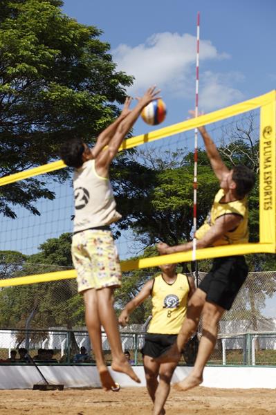 Com a participação de duplas de toda a região 1º Torneio de Vôlei de Praia foi sucesso total em Sete Quedas Com a participação de duplas de toda a região 1º Torneio de Vôlei de Praia foi sucesso total em Sete Quedas