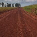 Prefeitura de Coronel Sapucaia realiza melhorias em estrada vicinal da região do Sanga Moroty