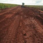 Prefeitura de Coronel Sapucaia realiza melhorias em estrada vicinal da região do Sanga Moroty