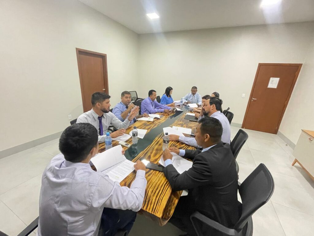 Vereadores de Paranhos recebem diretoras de Cultura para tratar sobre final do concurso Beleza Indígena Vereadores de Paranhos recebem diretoras de Cultura para tratar sobre final do concurso Beleza Indígena