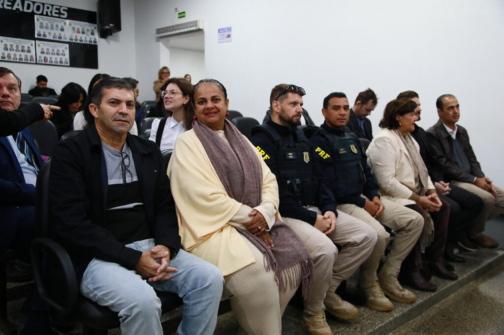 I Encontro Intersetorial reúne autoridades e profissionais para fortalecer a rede de combate à violência doméstica em Mundo Novo I Encontro Intersetorial reúne autoridades e profissionais para fortalecer a rede de combate à violência doméstica em Mundo Novo