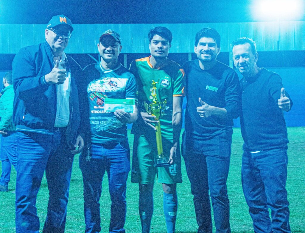 Amigos de Infância faz 2x0 na final e conquista o título da Copa Fronteira 2025 em Coronel Sapucaia Amigos de Infância faz 2x0 na final e conquista o título da Copa Fronteira 2025 em Coronel Sapucaia