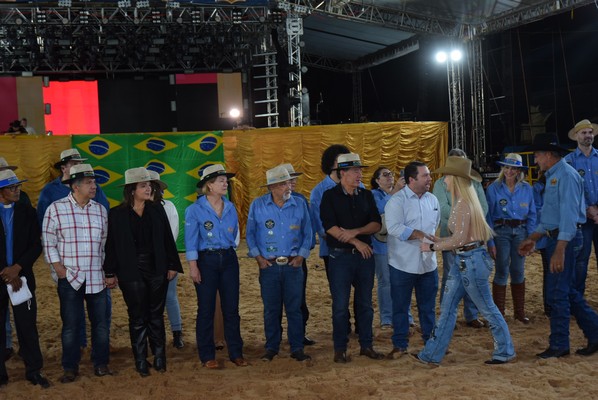 Show da dupla Pedro Paulo & Alex e rodeio abrem a ExpoIguatemi em comemoração aos 60 anos do município Show da dupla Pedro Paulo & Alex e rodeio abrem a ExpoIguatemi em comemoração aos 60 anos do município