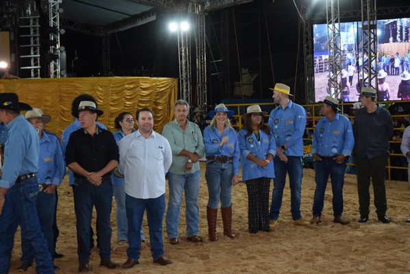Show da dupla Pedro Paulo & Alex e rodeio abrem a ExpoIguatemi em comemoração aos 60 anos do município Show da dupla Pedro Paulo & Alex e rodeio abrem a ExpoIguatemi em comemoração aos 60 anos do município