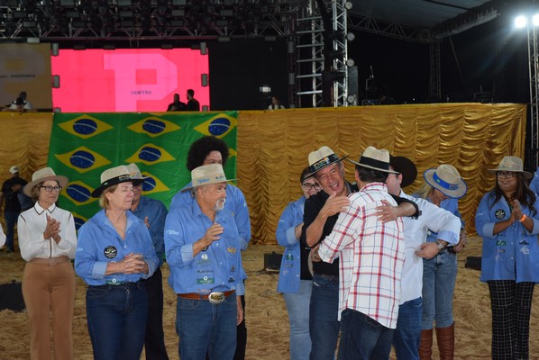 Show da dupla Pedro Paulo & Alex e rodeio abrem a ExpoIguatemi em comemoração aos 60 anos do município Show da dupla Pedro Paulo & Alex e rodeio abrem a ExpoIguatemi em comemoração aos 60 anos do município
