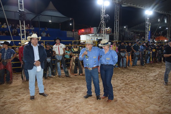 Show da dupla Pedro Paulo & Alex e rodeio abrem a ExpoIguatemi em comemoração aos 60 anos do município Show da dupla Pedro Paulo & Alex e rodeio abrem a ExpoIguatemi em comemoração aos 60 anos do município