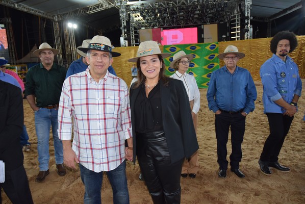 Show da dupla Pedro Paulo & Alex e rodeio abrem a ExpoIguatemi em comemoração aos 60 anos do município Show da dupla Pedro Paulo & Alex e rodeio abrem a ExpoIguatemi em comemoração aos 60 anos do município