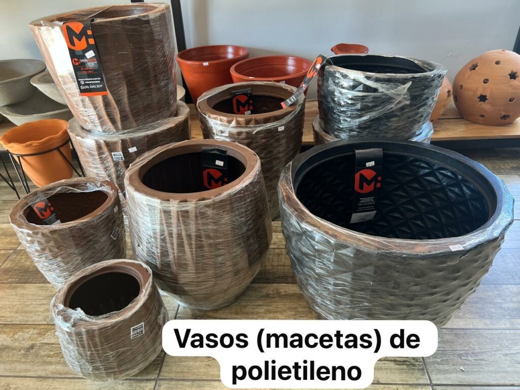Garden tem tudo para jardinagem e piscina em Coronel Sapucaia