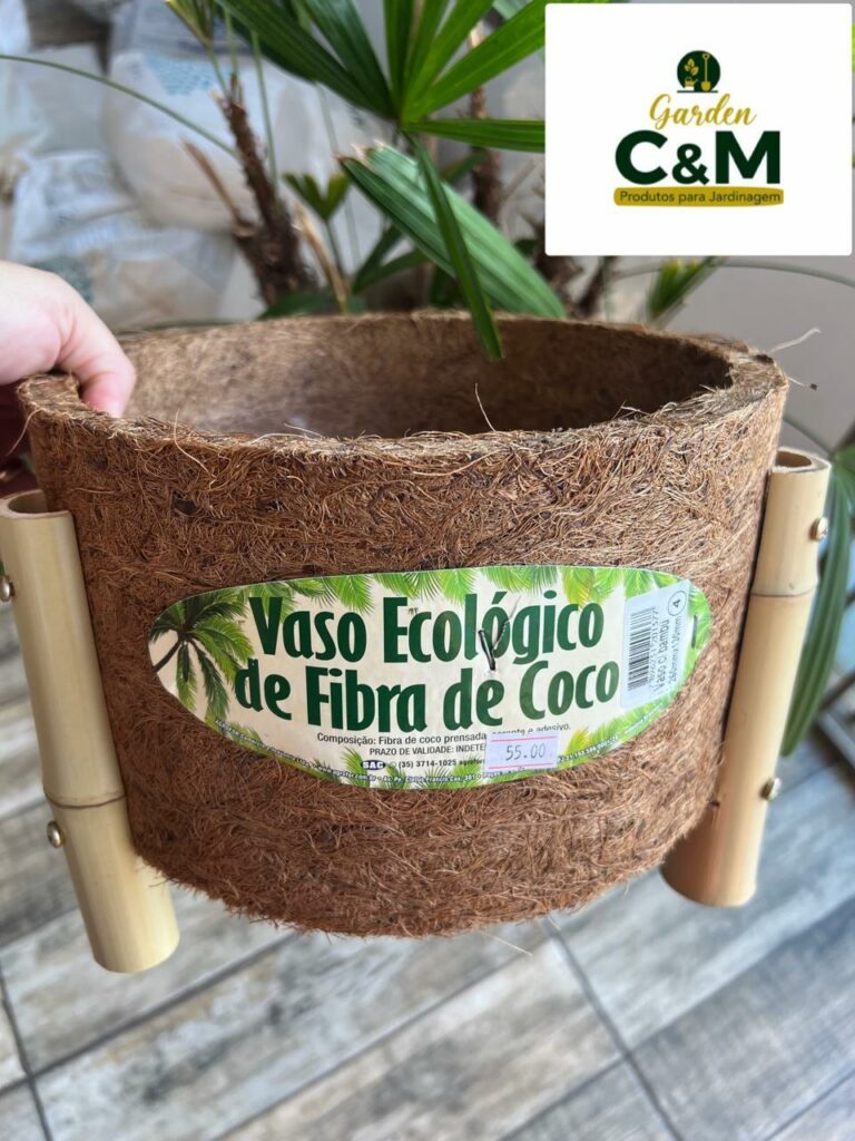 Garden tem tudo para jardinagem e piscina em Coronel Sapucaia