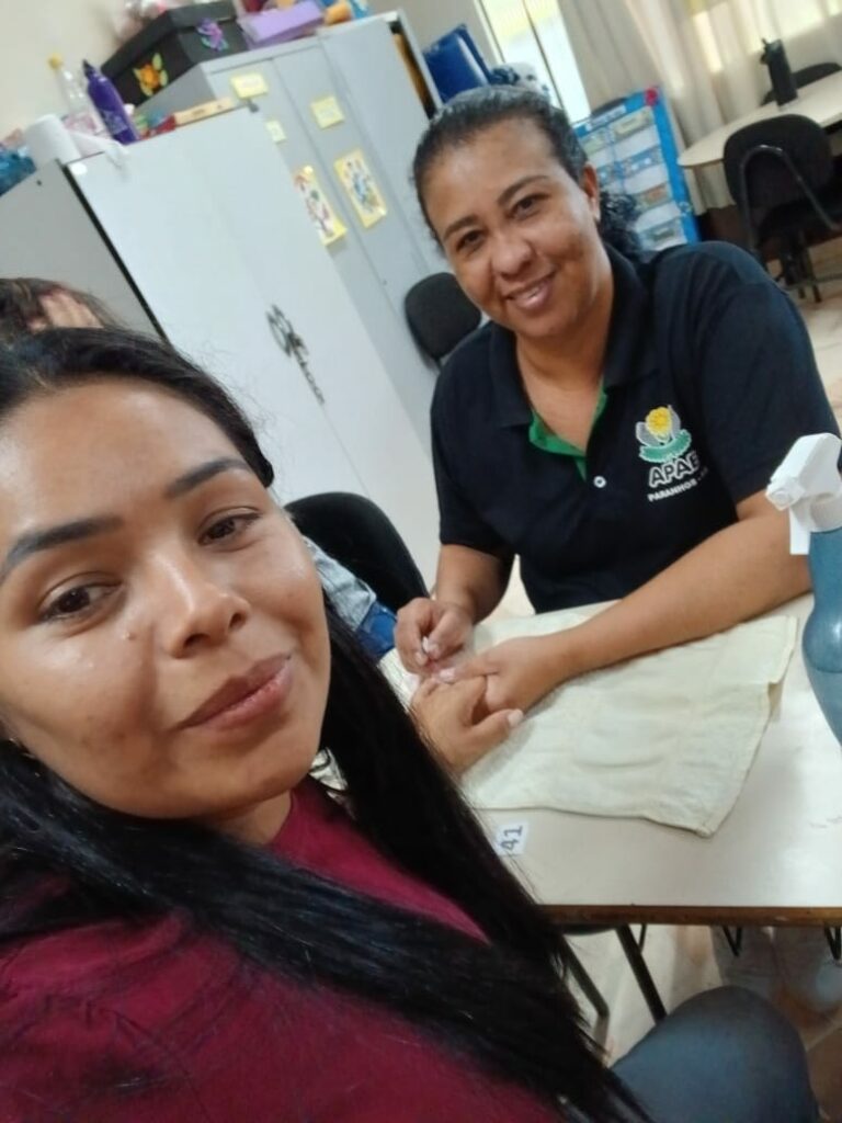 APAE de Paranhos realizou programação especial em homenagem ao Dia das Mães APAE de Paranhos realizou programação especial em homenagem ao Dia das Mães