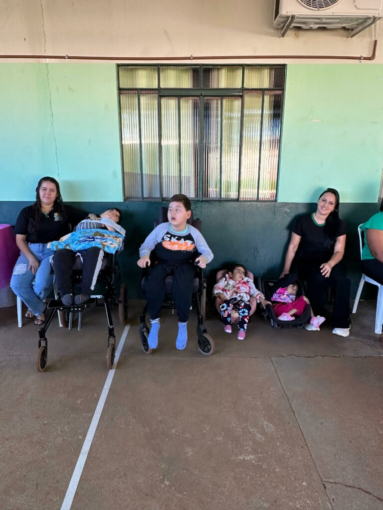 APAE de Paranhos realizou programação especial em homenagem ao Dia das Mães APAE de Paranhos realizou programação especial em homenagem ao Dia das Mães