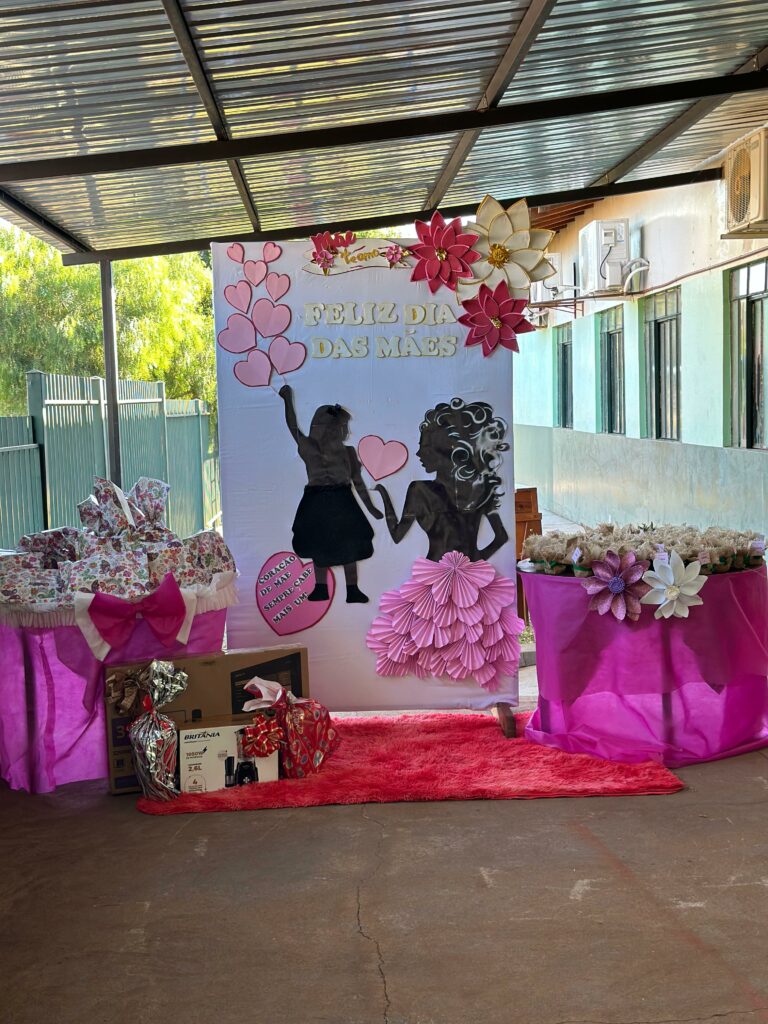 APAE de Paranhos realizou programação especial em homenagem ao Dia das Mães APAE de Paranhos realizou programação especial em homenagem ao Dia das Mães