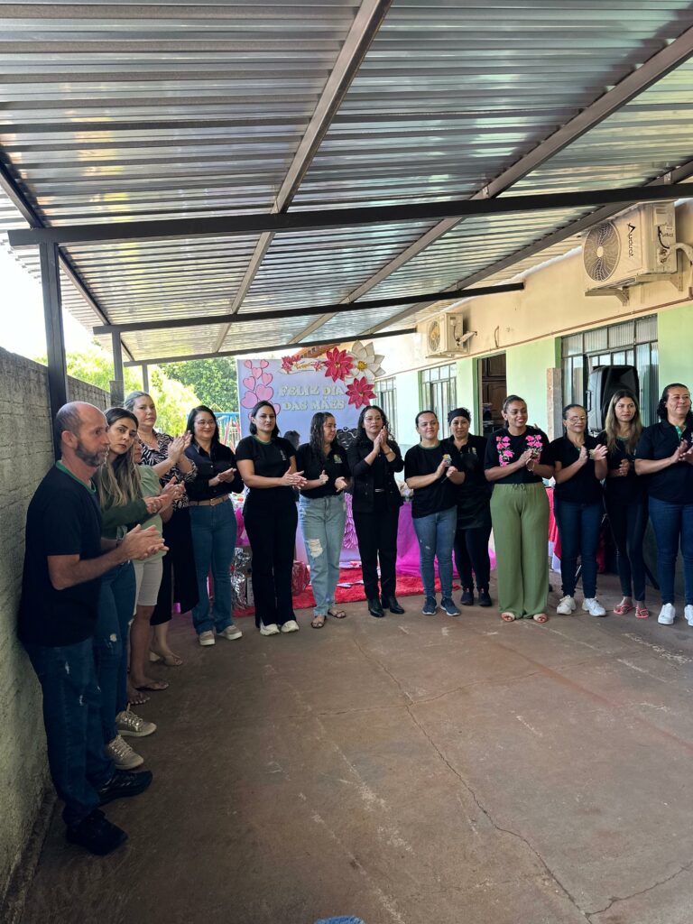 APAE de Paranhos realizou programação especial em homenagem ao Dia das Mães APAE de Paranhos realizou programação especial em homenagem ao Dia das Mães