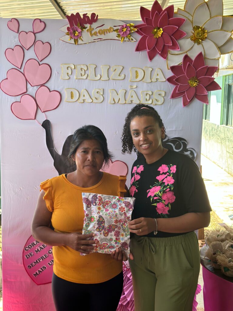APAE de Paranhos realizou programação especial em homenagem ao Dia das Mães APAE de Paranhos realizou programação especial em homenagem ao Dia das Mães