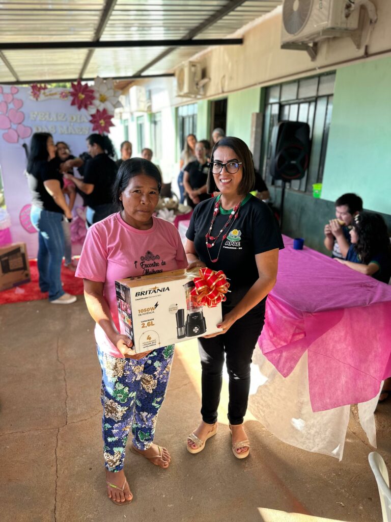 APAE de Paranhos realizou programação especial em homenagem ao Dia das Mães APAE de Paranhos realizou programação especial em homenagem ao Dia das Mães