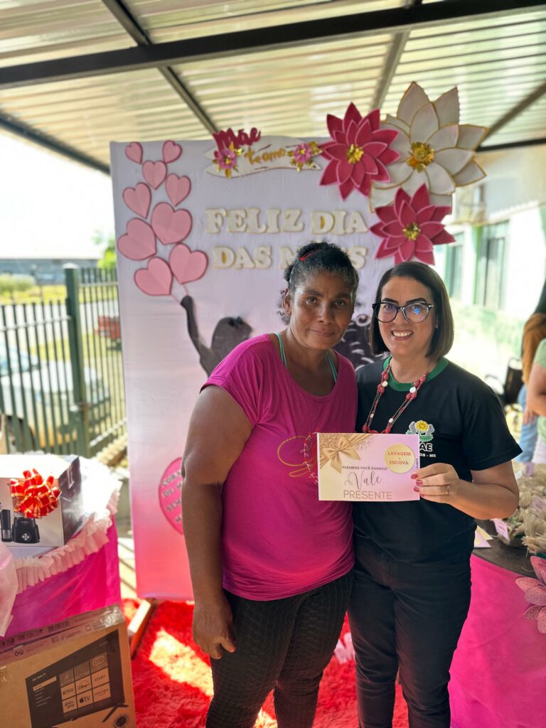 APAE de Paranhos realizou programação especial em homenagem ao Dia das Mães APAE de Paranhos realizou programação especial em homenagem ao Dia das Mães