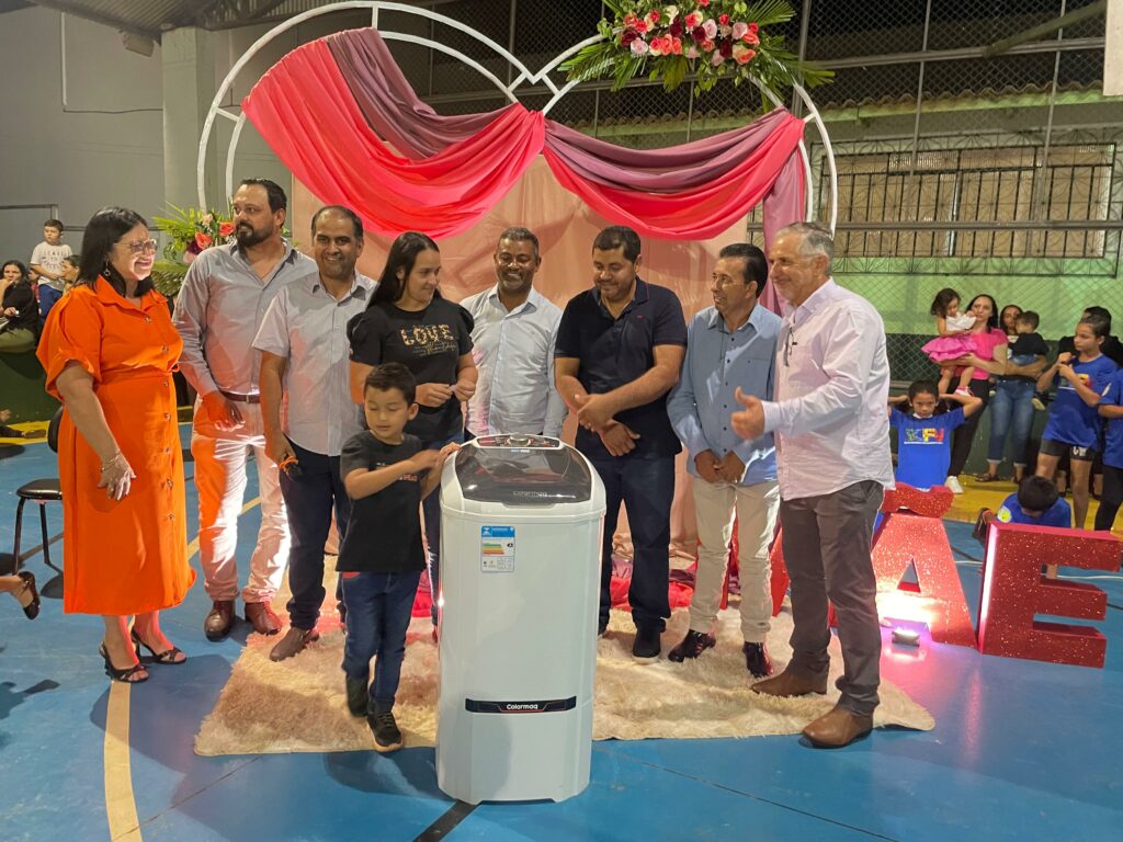 Câmara de Paranhos participa de evento em alusão ao Dia das Mães