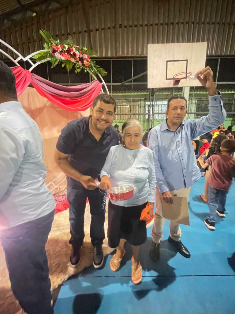 Câmara de Paranhos participa de evento em alusão ao Dia das Mães