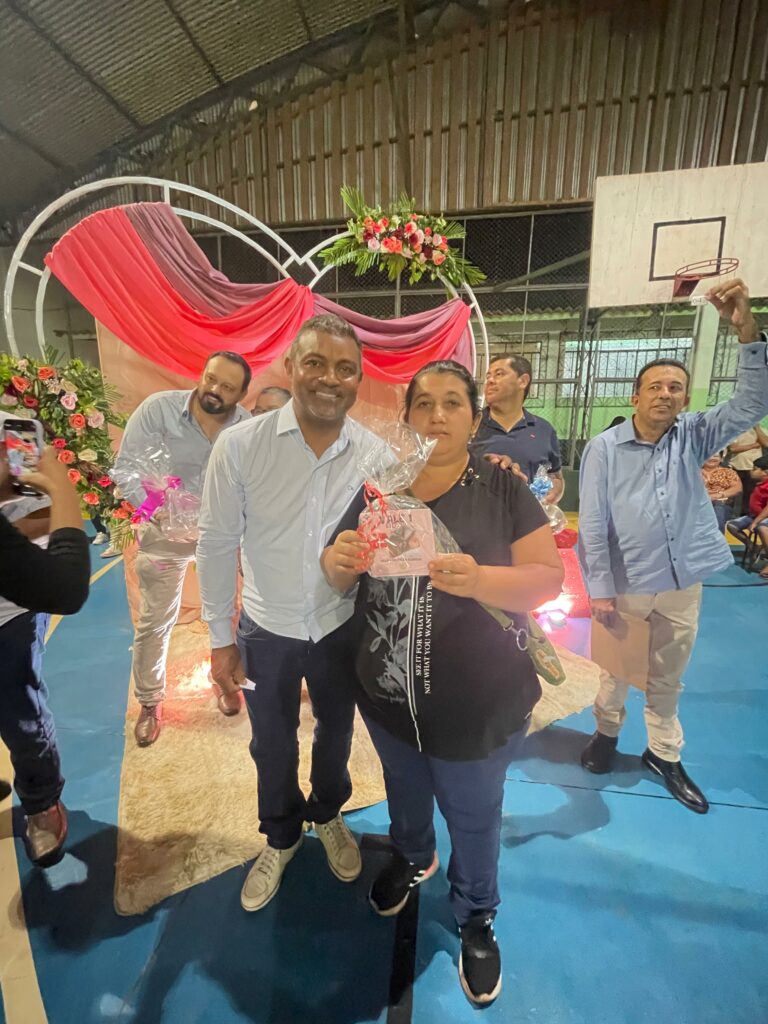 Câmara de Paranhos participa de evento em alusão ao Dia das Mães