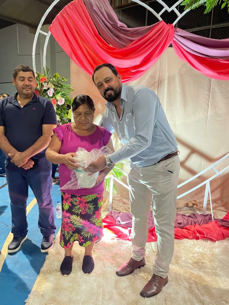 Câmara de Paranhos participa de evento em alusão ao Dia das Mães