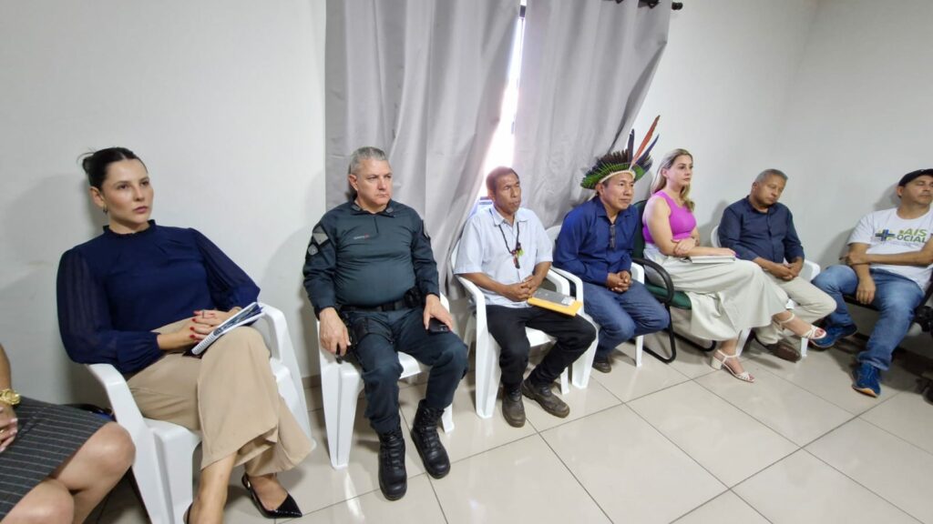 Reunião define medidas de segurança para entrega de cestas na Aldeia Limão Verde Reunião define medidas de segurança para entrega de cestas na Aldeia Limão Verde
