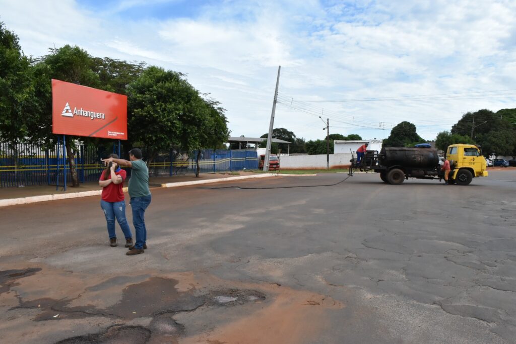 Prefeitura de Iguatemi segue com cronograma de obras e melhorias das vias públicas; Av. Francisco Fernandes é a próxima contemplada