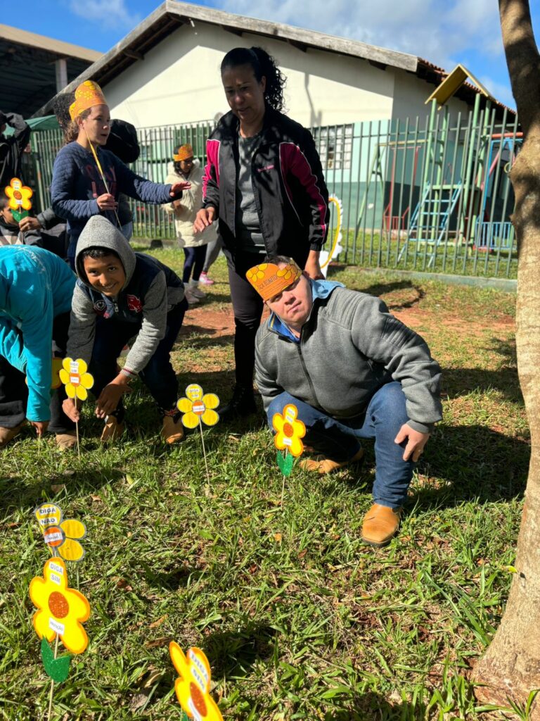 APAE de Paranhos promove campanha do Maio Laranja APAE de Paranhos promove campanha do Maio Laranja