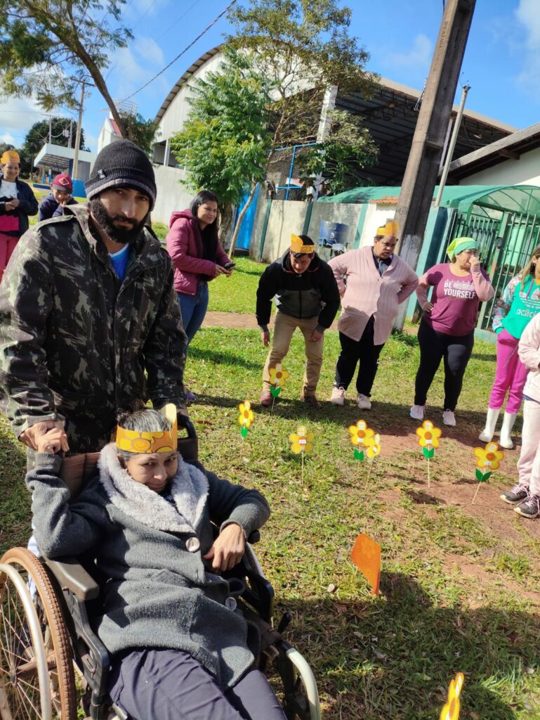 APAE de Paranhos promove campanha do Maio Laranja APAE de Paranhos promove campanha do Maio Laranja