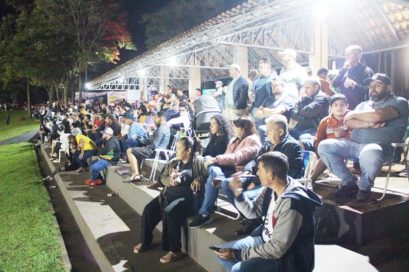 Fazenda Flamboyant faz 2x1 na final e é campeã da 20ª Copa Ouro AABB de Suíço em Amambai Fazenda Flamboyant faz 2x1 na final e é campeã da 20ª Copa Ouro AABB de Suíço em Amambai