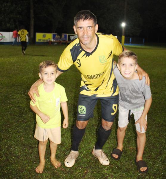 Fazenda Flamboyant faz 2x1 na final e é campeã da 20ª Copa Ouro AABB de Suíço em Amambai Fazenda Flamboyant faz 2x1 na final e é campeã da 20ª Copa Ouro AABB de Suíço em Amambai