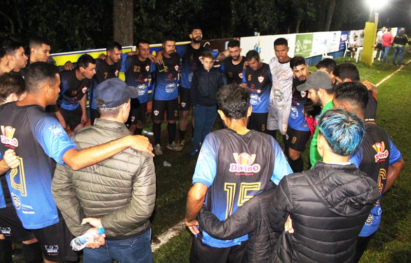 Fazenda Flamboyant faz 2x1 na final e é campeã da 20ª Copa Ouro AABB de Suíço em Amambai Fazenda Flamboyant faz 2x1 na final e é campeã da 20ª Copa Ouro AABB de Suíço em Amambai