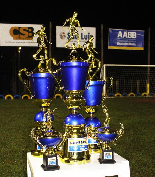 Fazenda Flamboyant faz 2x1 na final e é campeã da 20ª Copa Ouro AABB de Suíço em Amambai Fazenda Flamboyant faz 2x1 na final e é campeã da 20ª Copa Ouro AABB de Suíço em Amambai