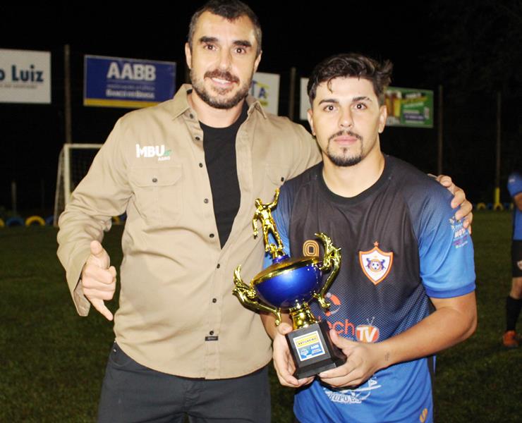 Fazenda Flamboyant faz 2x1 na final e é campeã da 20ª Copa Ouro AABB de Suíço em Amambai Fazenda Flamboyant faz 2x1 na final e é campeã da 20ª Copa Ouro AABB de Suíço em Amambai