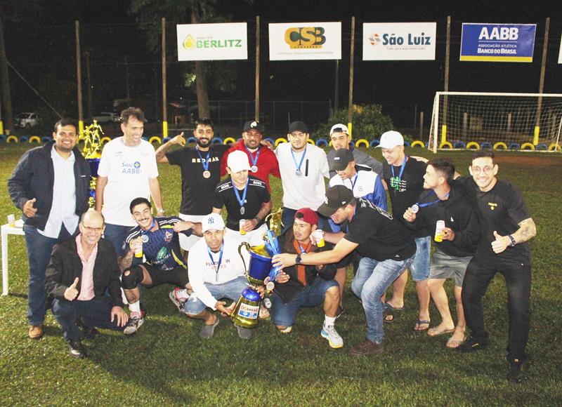 Fazenda Flamboyant faz 2x1 na final e é campeã da 20ª Copa Ouro AABB de Suíço em Amambai Fazenda Flamboyant faz 2x1 na final e é campeã da 20ª Copa Ouro AABB de Suíço em Amambai