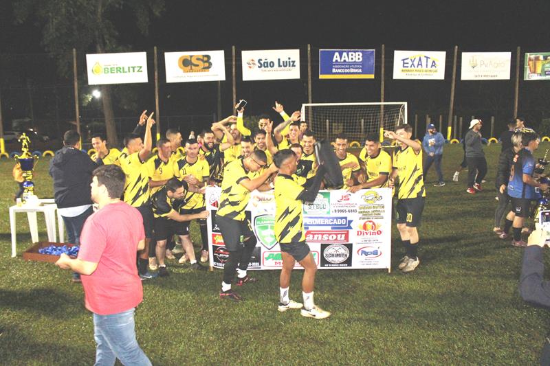 Fazenda Flamboyant faz 2x1 na final e é campeã da 20ª Copa Ouro AABB de Suíço em Amambai Fazenda Flamboyant faz 2x1 na final e é campeã da 20ª Copa Ouro AABB de Suíço em Amambai