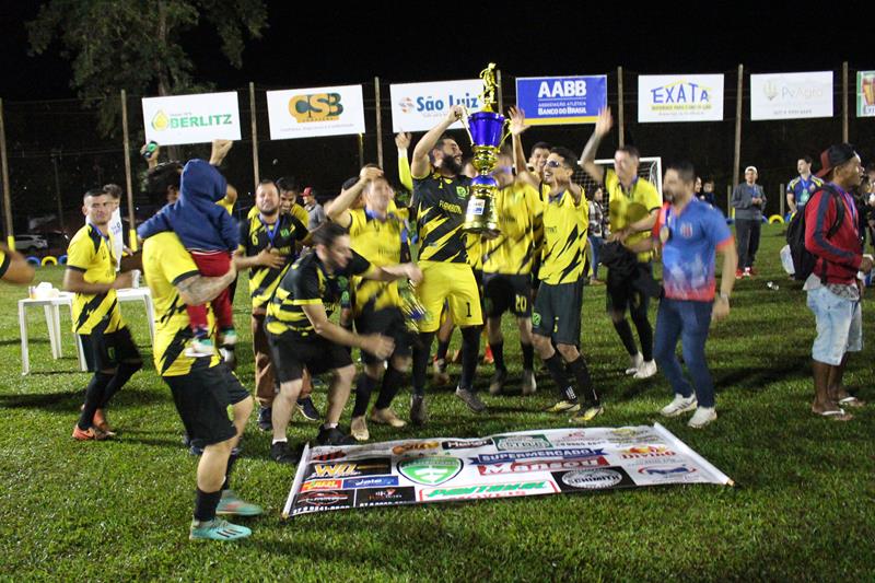 Fazenda Flamboyant faz 2x1 na final e é campeã da 20ª Copa Ouro AABB de Suíço em Amambai Fazenda Flamboyant faz 2x1 na final e é campeã da 20ª Copa Ouro AABB de Suíço em Amambai