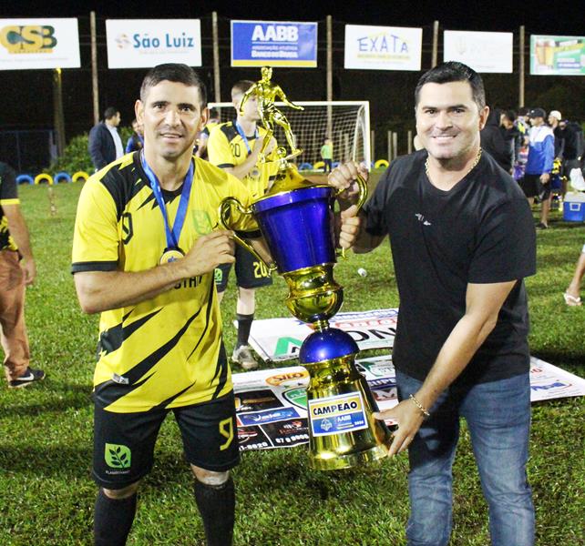 Fazenda Flamboyant faz 2x1 na final e é campeã da 20ª Copa Ouro AABB de Suíço em Amambai Fazenda Flamboyant faz 2x1 na final e é campeã da 20ª Copa Ouro AABB de Suíço em Amambai